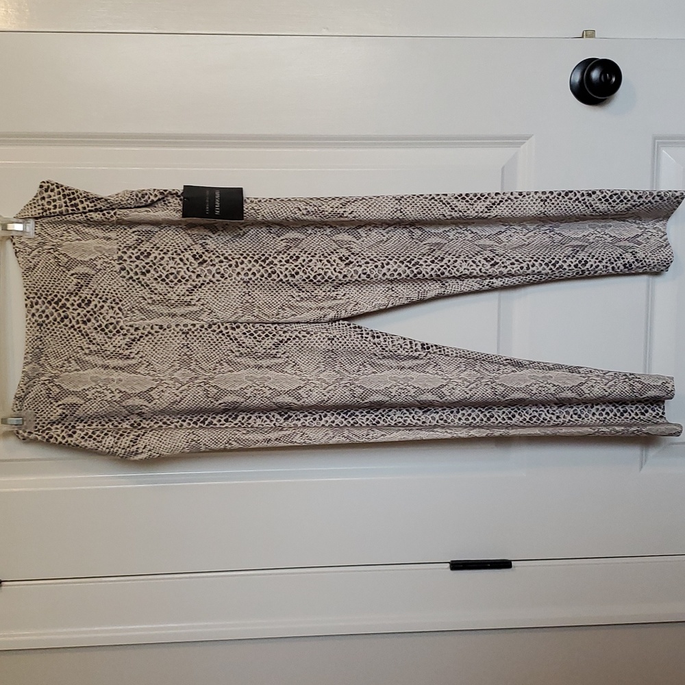 🎅 Python leggings NWT - Picture 3 of 4